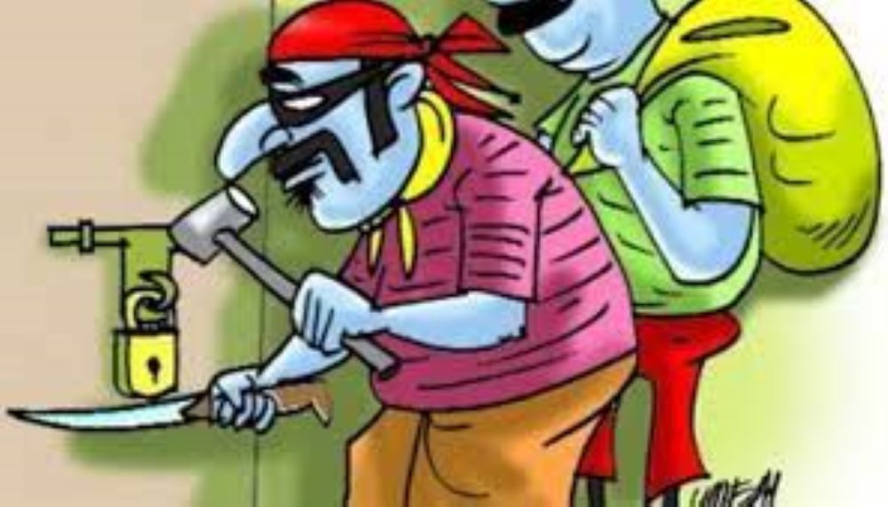 ६ लाख २२ हजार बराबरको सुनचाँदीका गरगहना र नगद रकम चोरी 