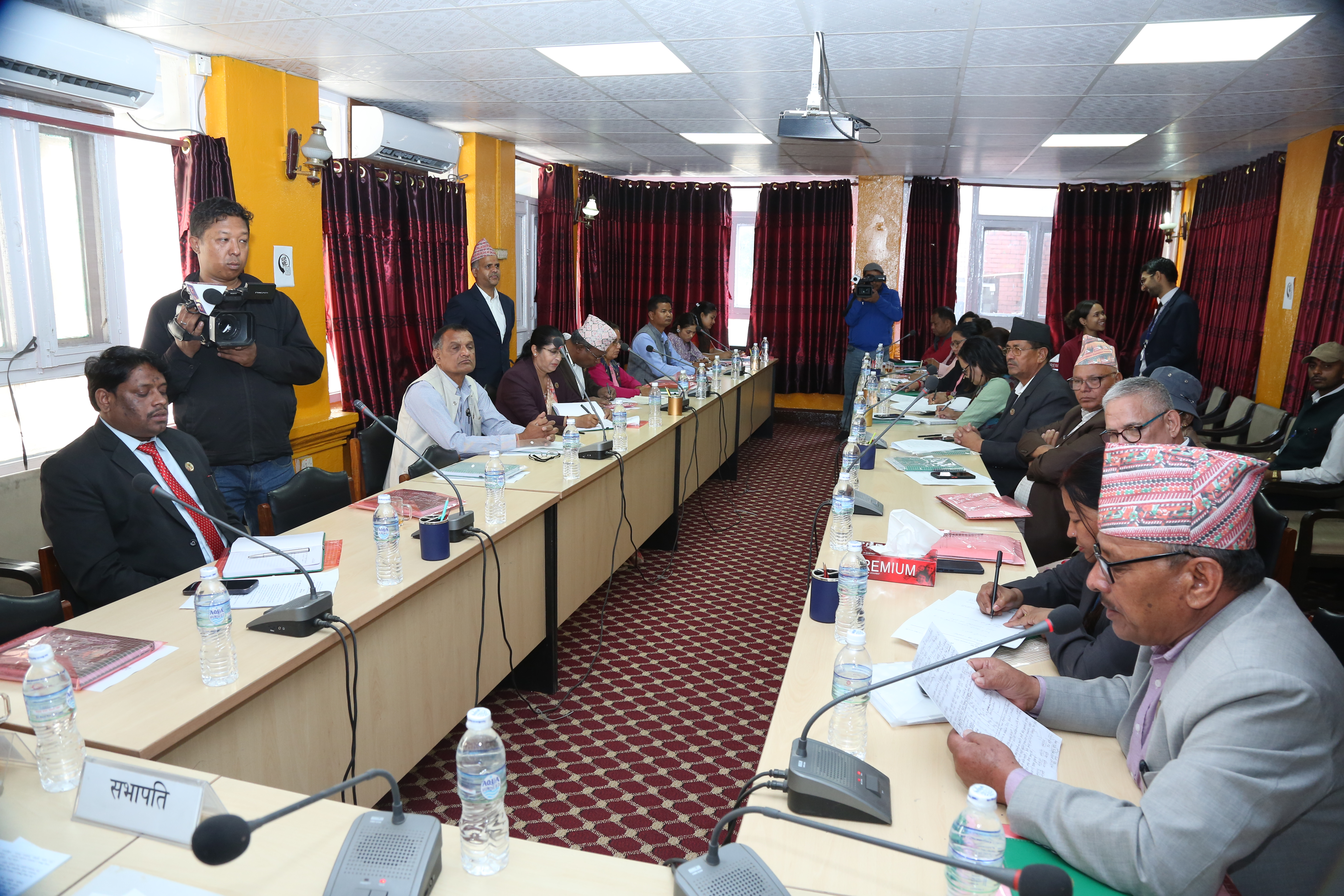 कृषि, सहकारी र प्राकृतिक स्रोत समितिको आजको बैठकमा प्रतिवेदनमाथि विमर्श