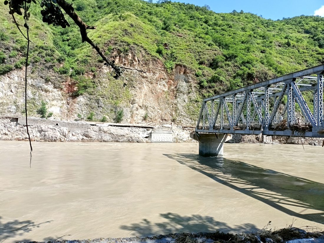 भोटेकोशी र सुनकोशीमा बाढीको जोखिम, स्थानीय बासिन्दालाई सतर्क रहन आग्रह