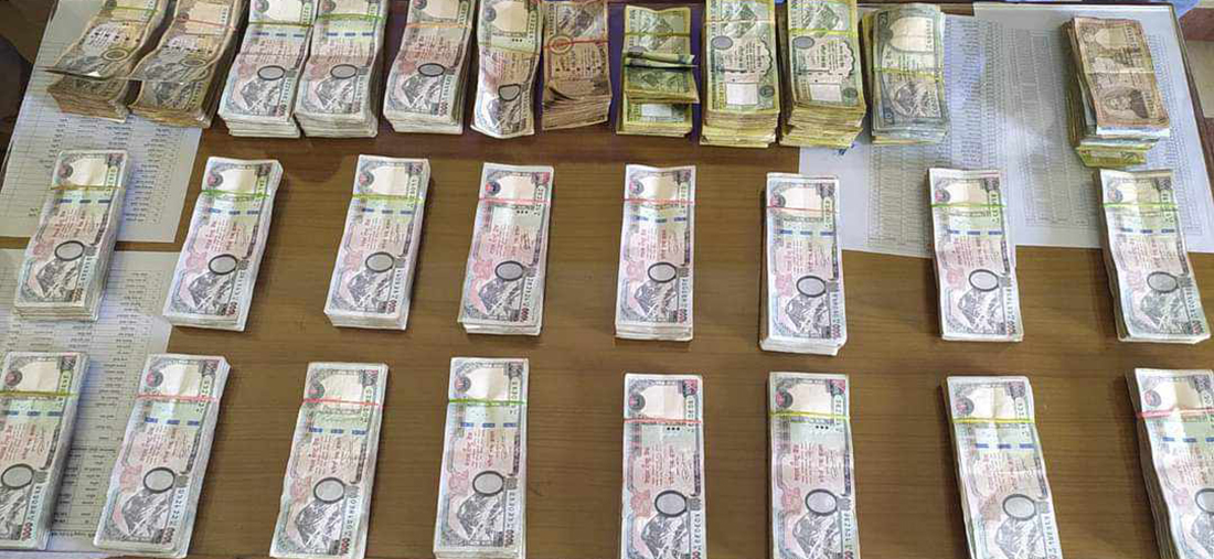 नेपाल–भारत सीमावर्ती क्षेत्रबाट स्रोत नखुलेको अवैध नेपाली र भारतीय रुपैयाँ एक/ एक करोड बरामद