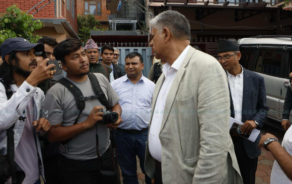 'पत्रकारमाथि वरिष्ठ अधिवक्ता थापाको दुर्व्यवहार अभिव्यक्ति स्वतन्त्रतामाथि ठाडो हस्तक्षेप'
