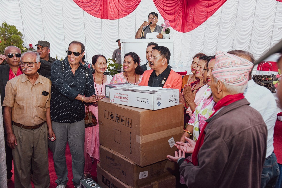 विपद व्यवस्थापन र सामुदायिक क्रियाकलापका लागि २५ लाख बराबरका आवश्यक सामाग्री वितरण