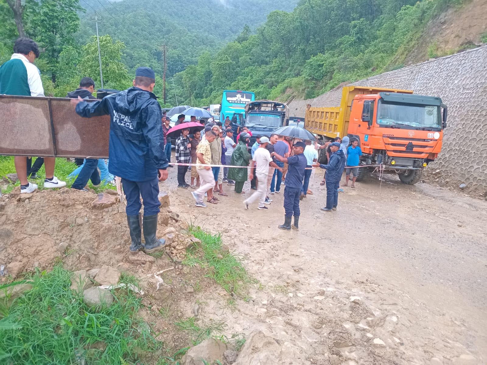 दाउन्ने अपडेटः नारायणघाट–बुटवल सडक खण्ड एकतर्फी सुचारु