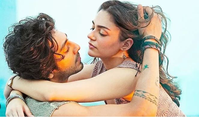 सायरा बन्यो सबैभन्दा बढी कमाउने ‘लभस्टोरी मुभी’, कमाइसक्यो ३२७ करोड