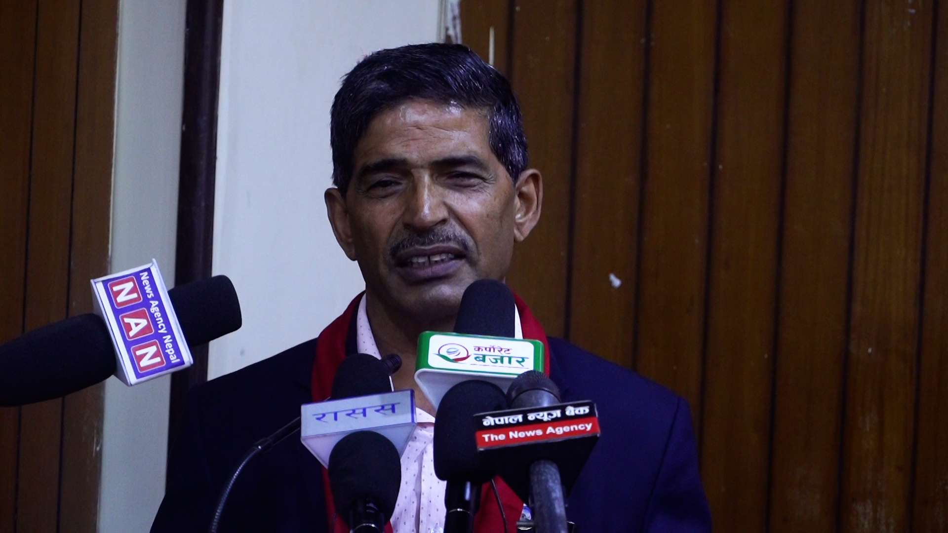 उच्च पदस्थ व्यक्तिहरूमा अरुको कुरा सुन्ने धैर्यता र इच्छाशक्ति छैनः अर्थविद् अधिकारी