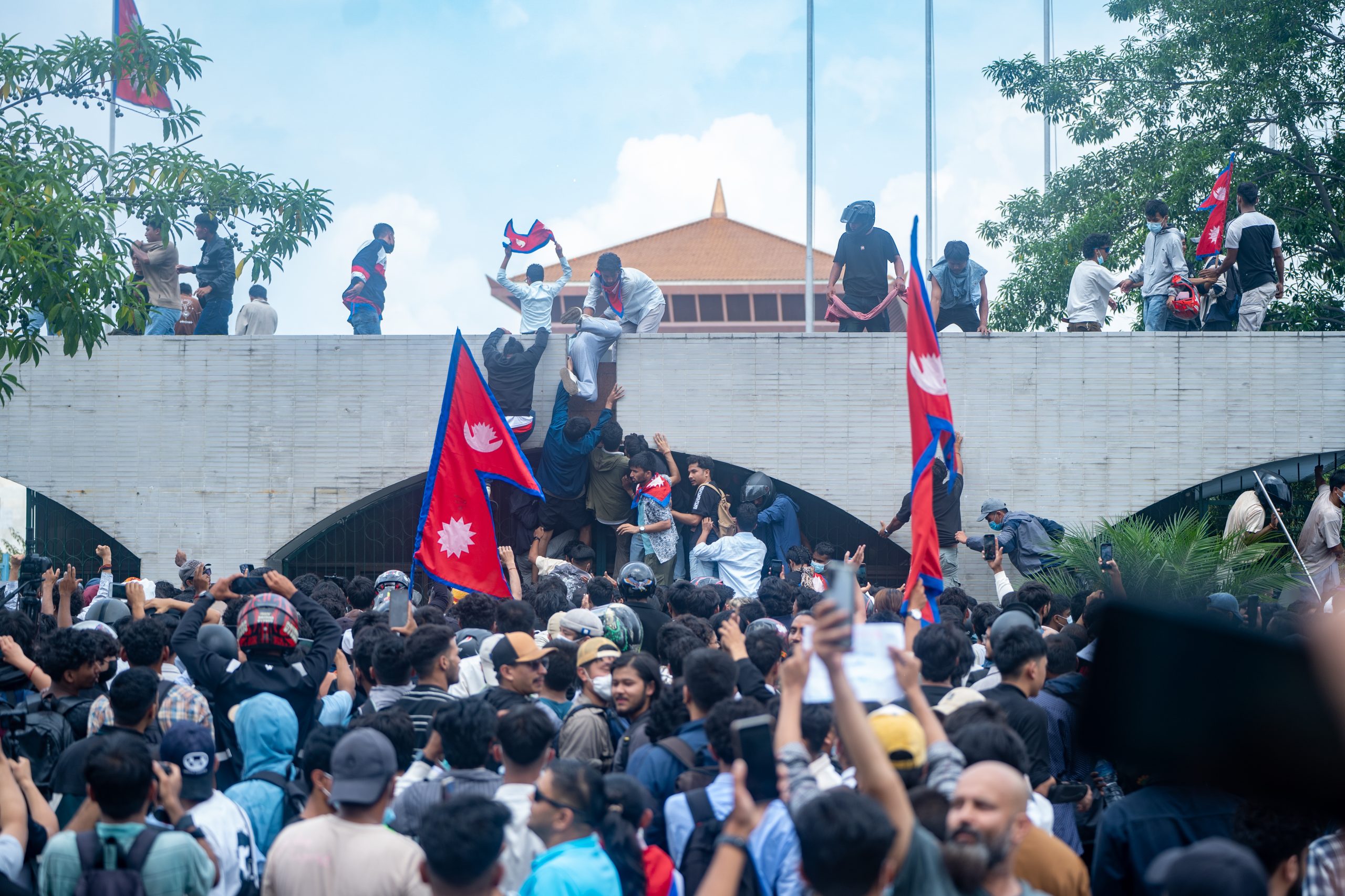 काठमाडौं चक्रपथभित्र आज बिहान साढे ८ पछि अनिश्चितकालीन कर्फ्यू आदेश