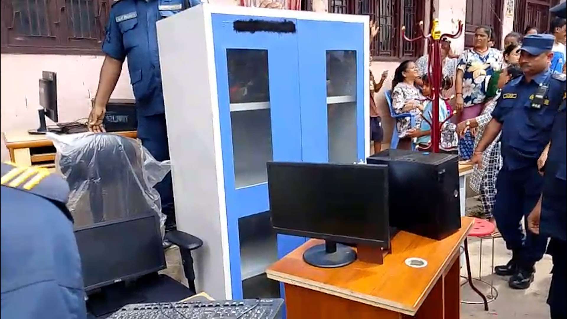 आन्दोलनका क्रममा चोरी भएको दुई ट्रक सामान प्रहरी नियन्त्रणमा 