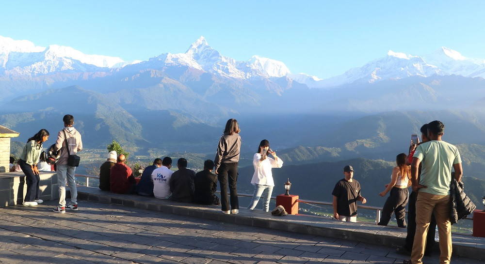 पोखरा भरिभराउः लामो बिदाले बढायो आन्तरिक पर्यटन पोखरा भरिभराउः लामो बिदाले बढायो आन्तरिक पर्यटन