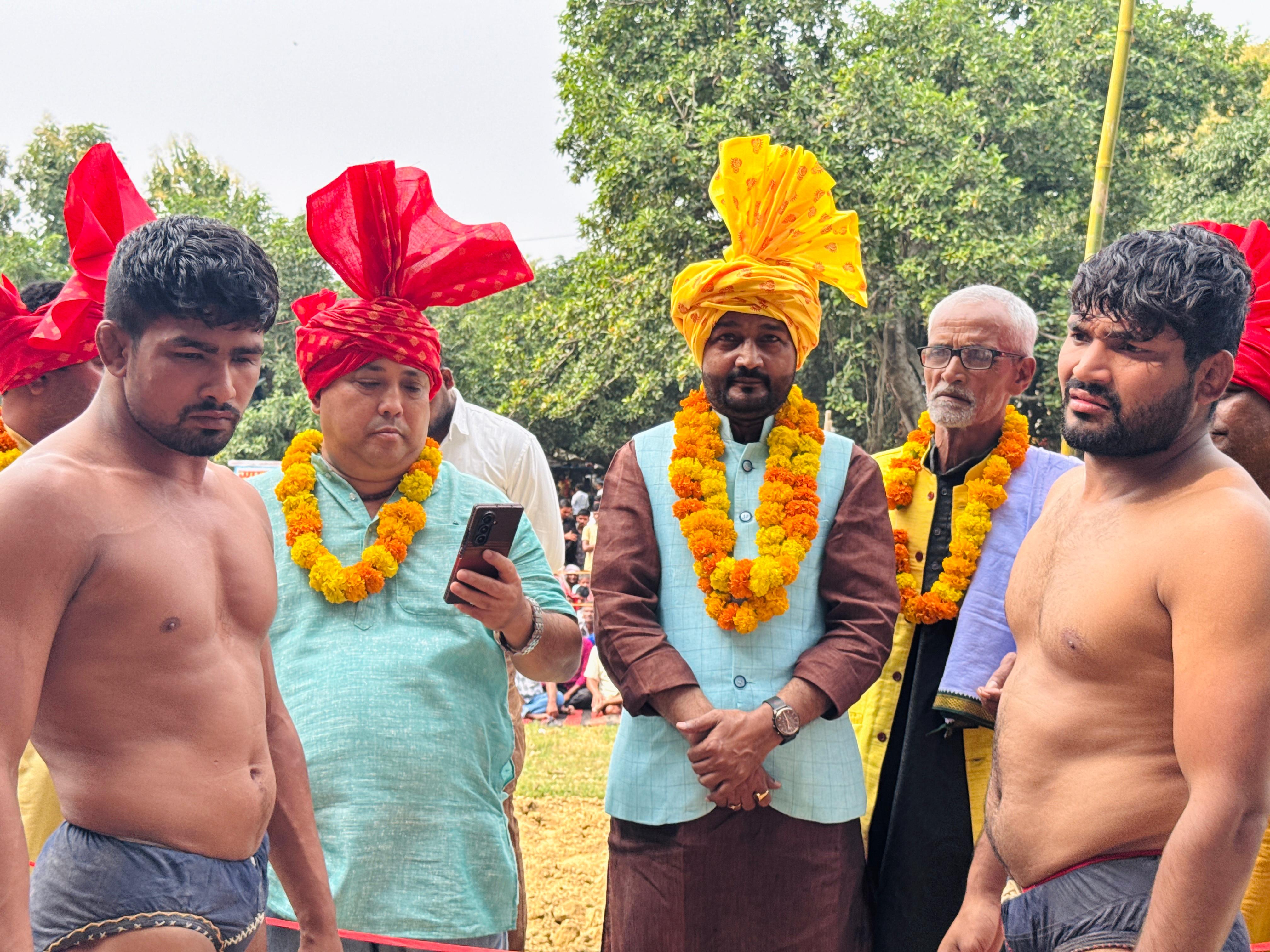कुस्ती खेललाई संरक्षण र प्रवद्र्धन गर्दै स्थानीय खेलाडीहरूलाई प्रोत्साहित गर्नुपर्छ : पूर्वमन्त्री यादव कुस्ती खेललाई संरक्षण र प्रवद्र्धन गर्दै स्थानीय खेलाडीहरूलाई प्रोत्साहित गर्नुपर्छ : पूर्वमन्त्री यादव