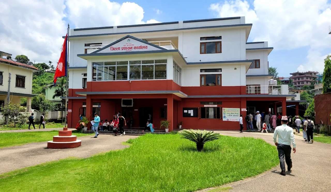 बीपी र मध्यपहाडी राजमार्गमा सवारी साधन र यात्रुहरूलाई सचेत रहन आग्रह