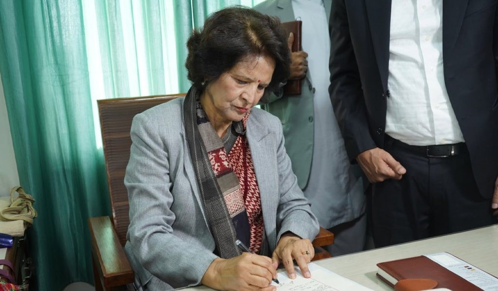 स्वास्थ्यमन्त्री डा.शर्माद्वारा महाशाखा प्रमुख हेरफेर स्वास्थ्यमन्त्री डा.शर्माद्वारा महाशाखा प्रमुख हेरफेर