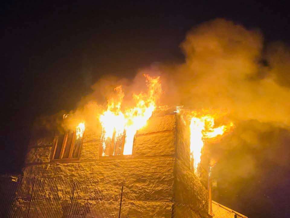 हुम्लाको एक विद्यालयमा आगलागी हुँदा सम्पुर्ण शैक्षिक सामाग्री खरानी हुम्लाको एक विद्यालयमा आगलागी हुँदा सम्पुर्ण शैक्षिक सामाग्री खरानी