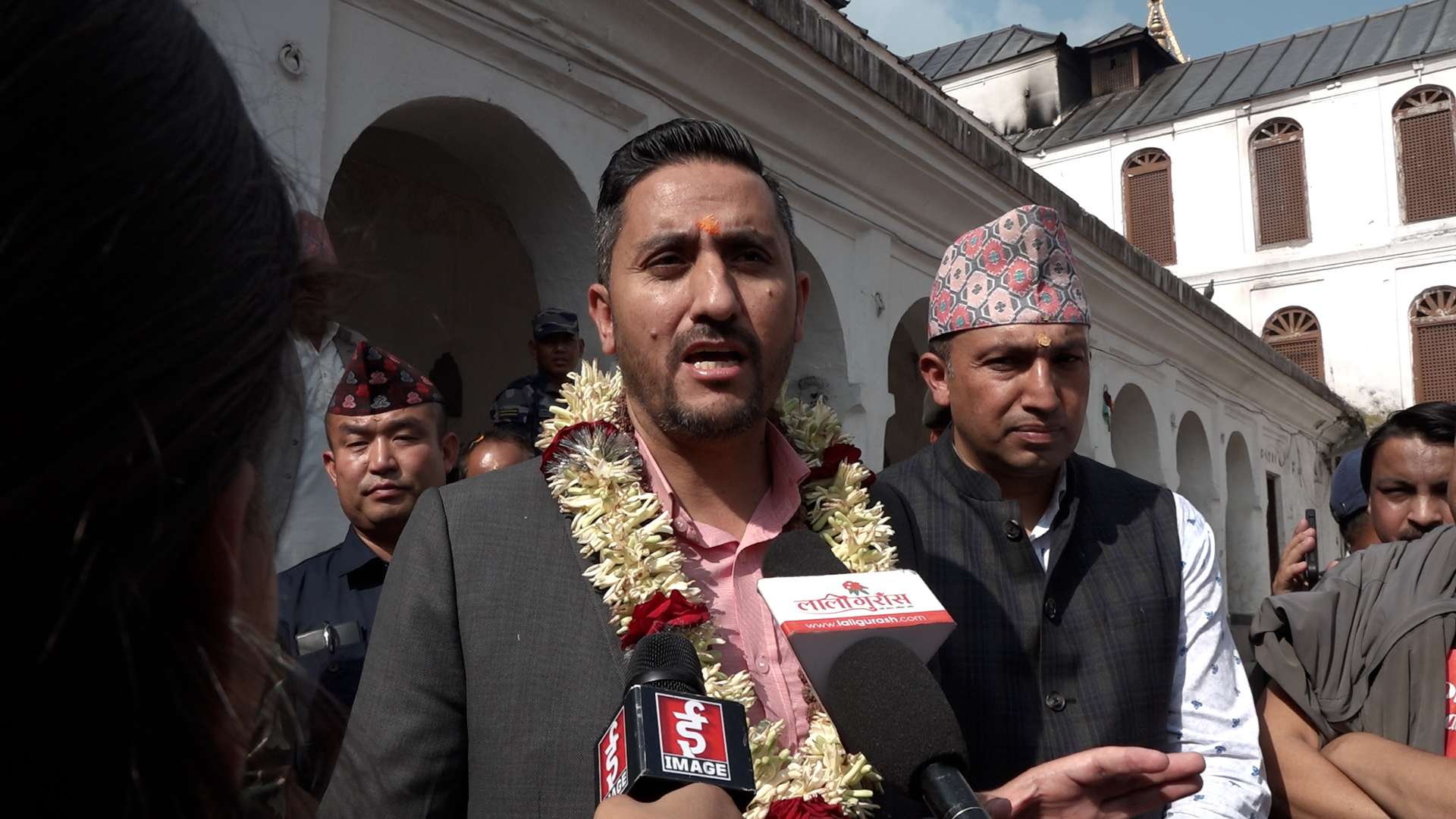 सञ्चार मन्त्री खरेलद्वारा नयाँबसपार्कमा निःशुल्क इन्टरनेट सेवाको शुभारम्भ सञ्चार मन्त्री खरेलद्वारा नयाँबसपार्कमा निःशुल्क इन्टरनेट सेवाको शुभारम्भ