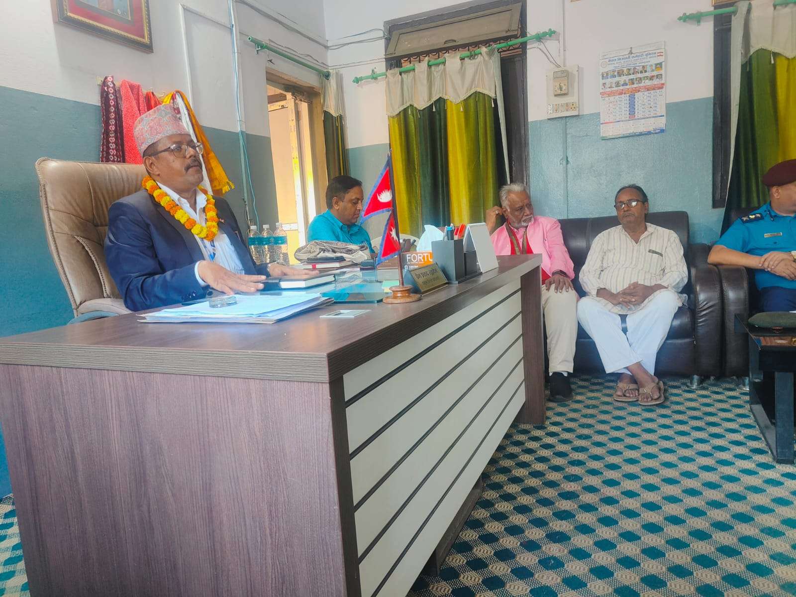 प्रशासन र व्यवसायीबीच ४ बुँदे सहमति पछि जनकपुरधाममा जारी व्यापारीहरुको आन्दोलन स्थगित प्रशासन र व्यवसायीबीच ४ बुँदे सहमति पछि जनकपुरधाममा जारी व्यापारीहरुको आन्दोलन स्थगित