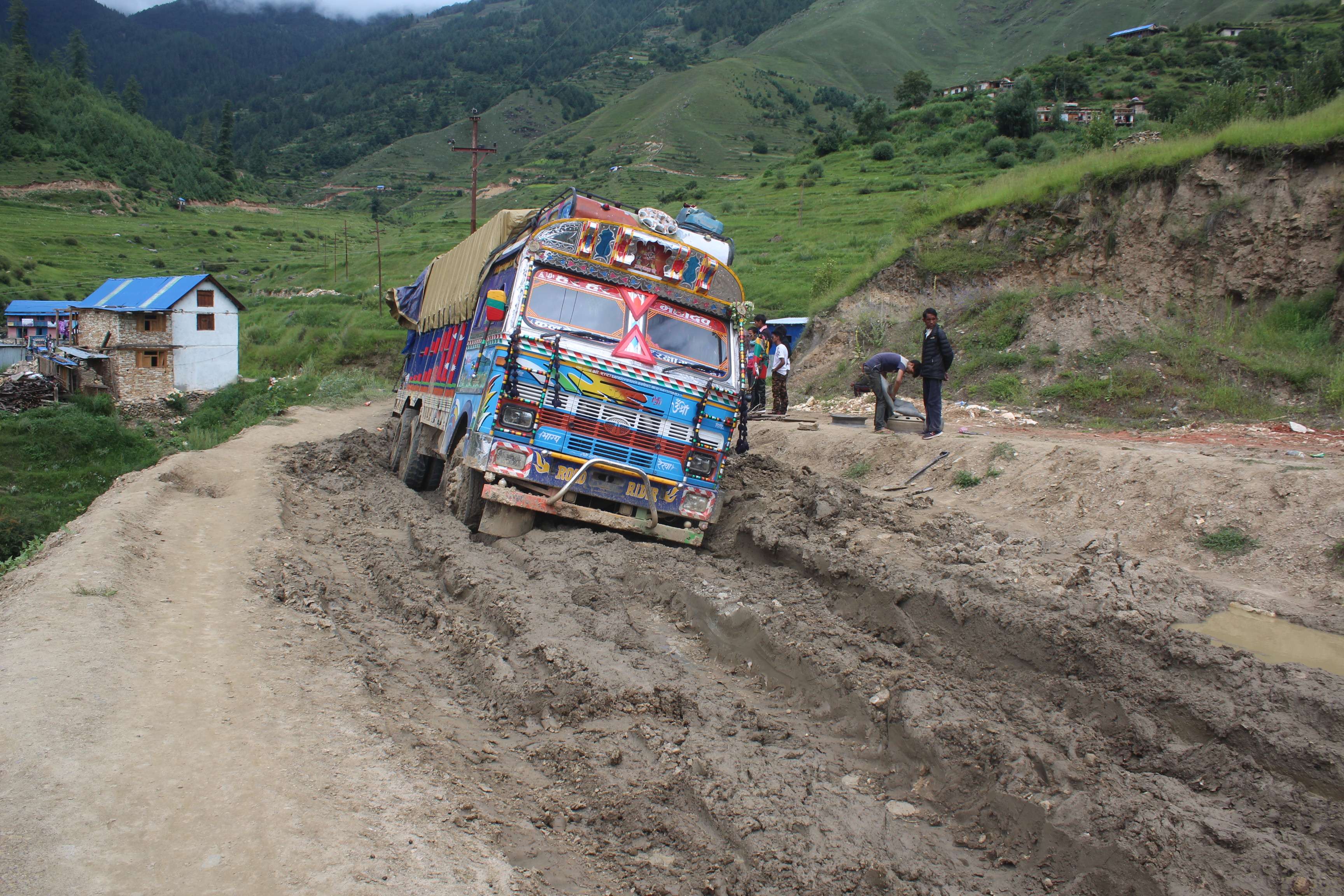 राष्ट्रिय सडक सञ्जालमा जोडिएको १४ वर्ष वितेपनि मुगुमा सडक कालोपत्रे हुन सकेन राष्ट्रिय सडक सञ्जालमा जोडिएको १४ वर्ष वितेपनि मुगुमा सडक कालोपत्रे हुन सकेन