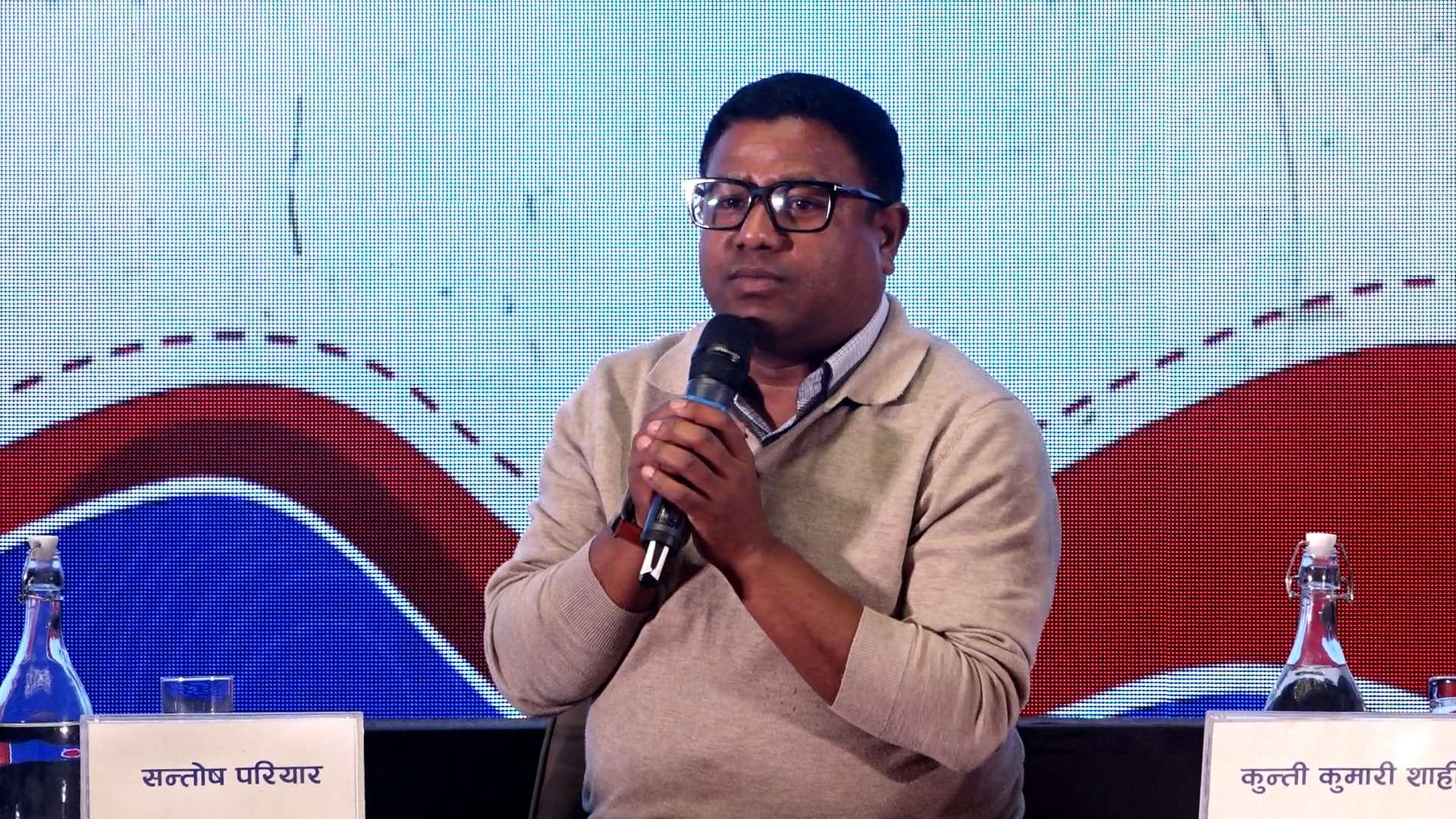 सन्तोष परियारले गरे रास्वपा परित्याग