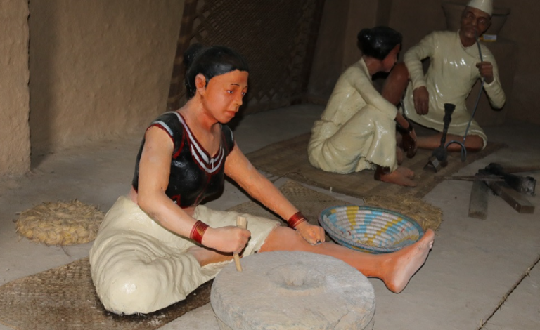 थारू समुदायको इतिहास झल्काउने सङ्ग्रहालय थारू समुदायको इतिहास झल्काउने सङ्ग्रहालय