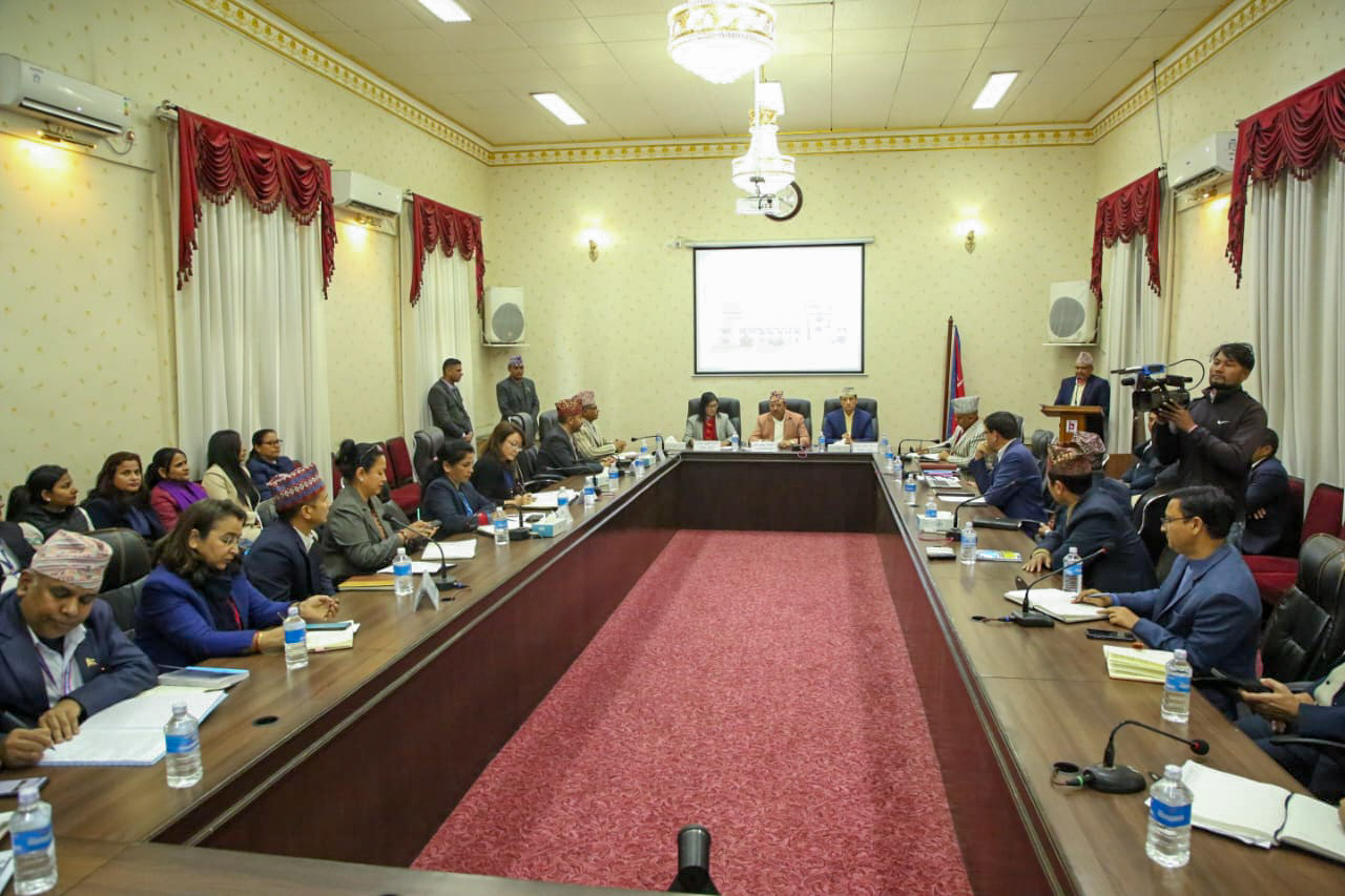 निर्वाचन नजिकिँदै जाँदा प्रमुख निर्वाचन आयुक्त र मन्त्रीबीच छलफल निर्वाचन नजिकिँदै जाँदा प्रमुख निर्वाचन आयुक्त र मन्त्रीबीच छलफल