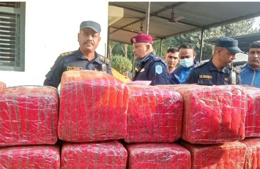 पर्सा प्रहरीले १७६ किलो लागुऔषध गाँजासहित एक जनालाई पक्राउ पर्सा प्रहरीले १७६ किलो लागुऔषध गाँजासहित एक जनालाई पक्राउ