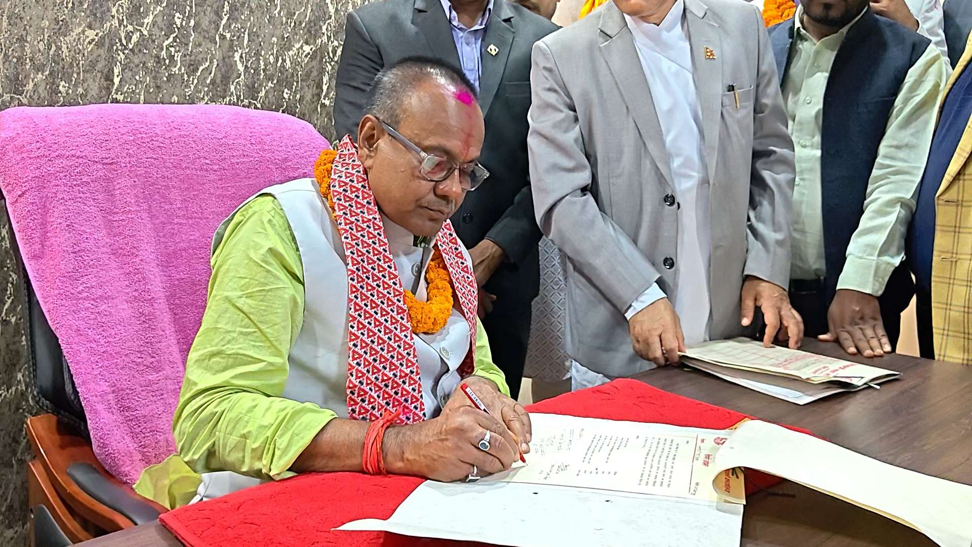 नवनियुक्त मुख्यमन्त्री यादवद्वारा पदभार ग्रहण, सुशासन कायम गर्ने पहिलो निर्णय नवनियुक्त मुख्यमन्त्री यादवद्वारा पदभार ग्रहण, सुशासन कायम गर्ने पहिलो निर्णय