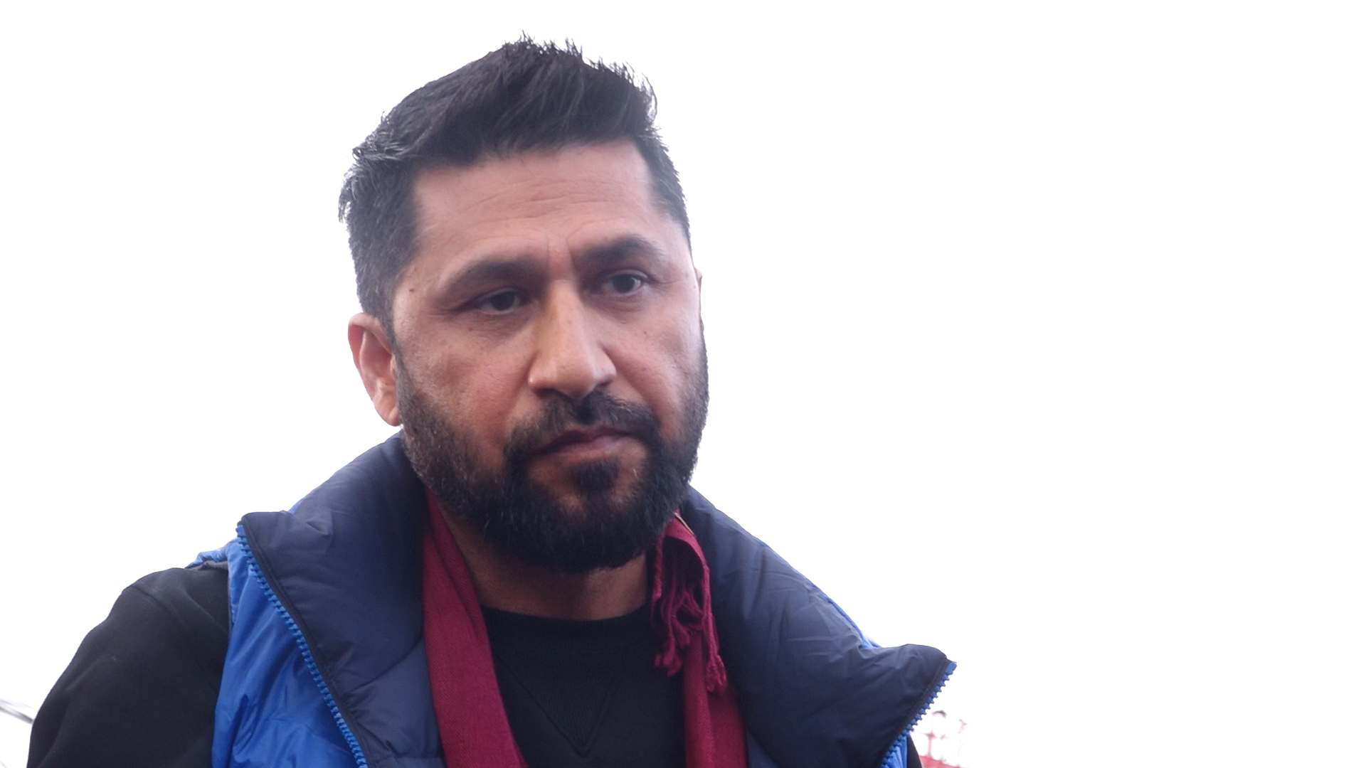 काठमाडौं आइपुगे रवि लामिछाने, विमानस्थलमा नाराबाजीसहित स्वागत