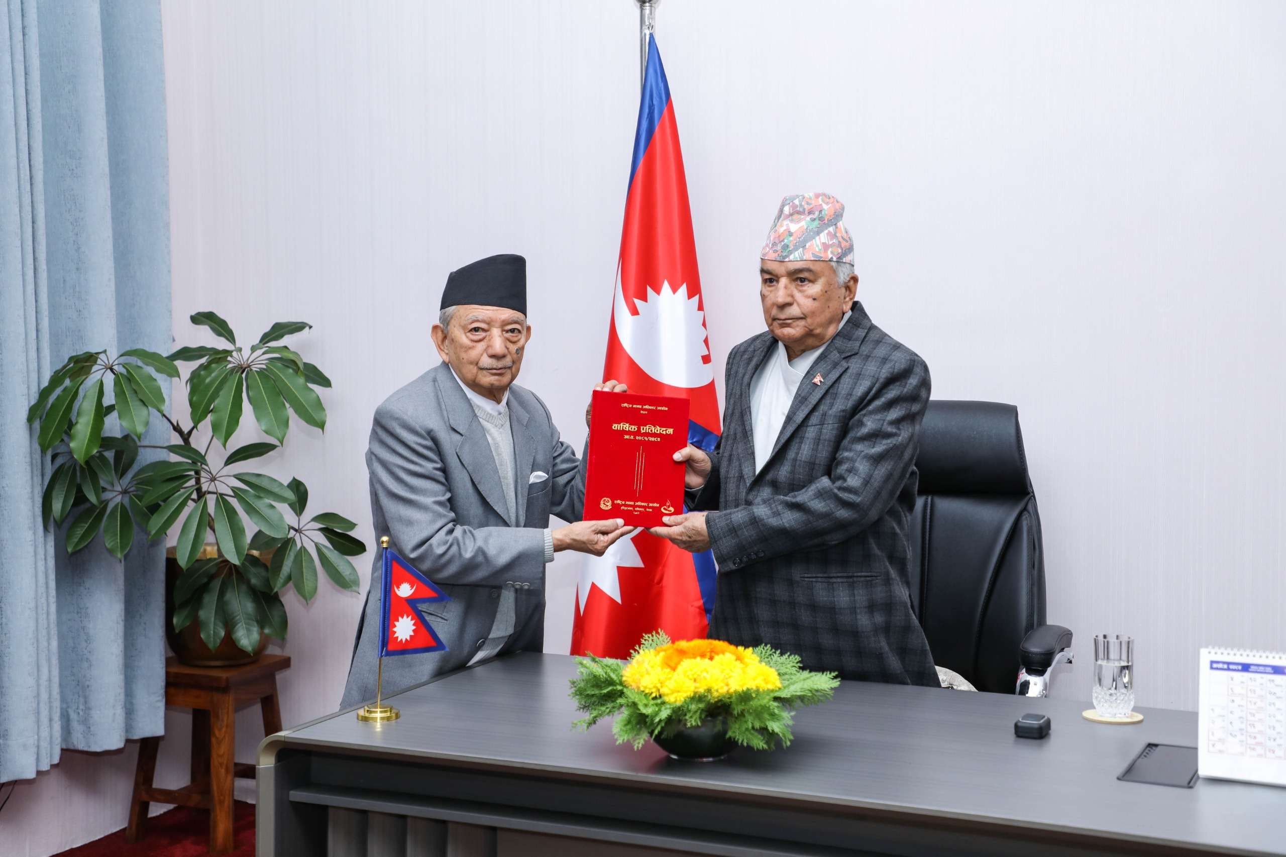 राष्ट्रपति पौडेलसमक्ष राष्ट्रिय मानवअधिकार आयोगको वार्षिक प्रतिवेदन पेश राष्ट्रपति पौडेलसमक्ष राष्ट्रिय मानवअधिकार आयोगको वार्षिक प्रतिवेदन पेश