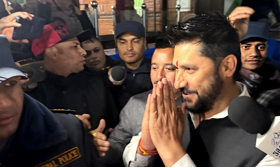 ससर्त रिहाइको भोलिपल्टै एक्सनमा रवि, आज चितवनको सभालाई सम्बोधन गर्ने ससर्त रिहाइको भोलिपल्टै एक्सनमा रवि, आज चितवनको सभालाई सम्बोधन गर्ने