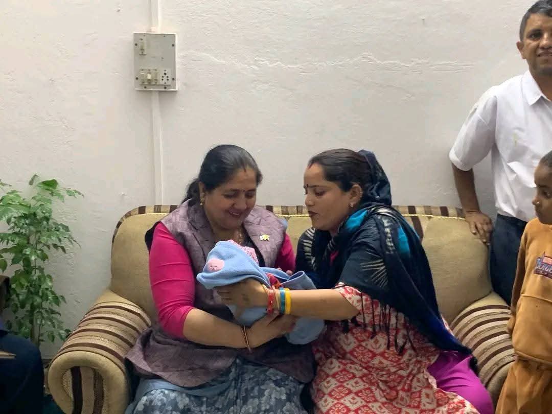 नवजात शिशुलाई अस्तालमै छोडेर आमा सम्पर्कविहीन भएपछि बालआश्रममा राखिएयो