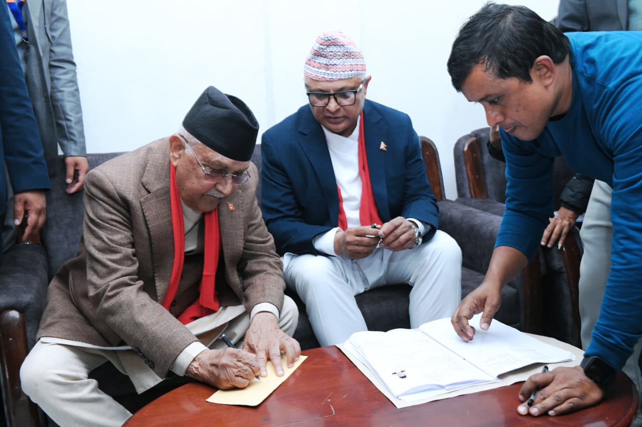 ओलीले गराए उम्मेदवारी दर्ता