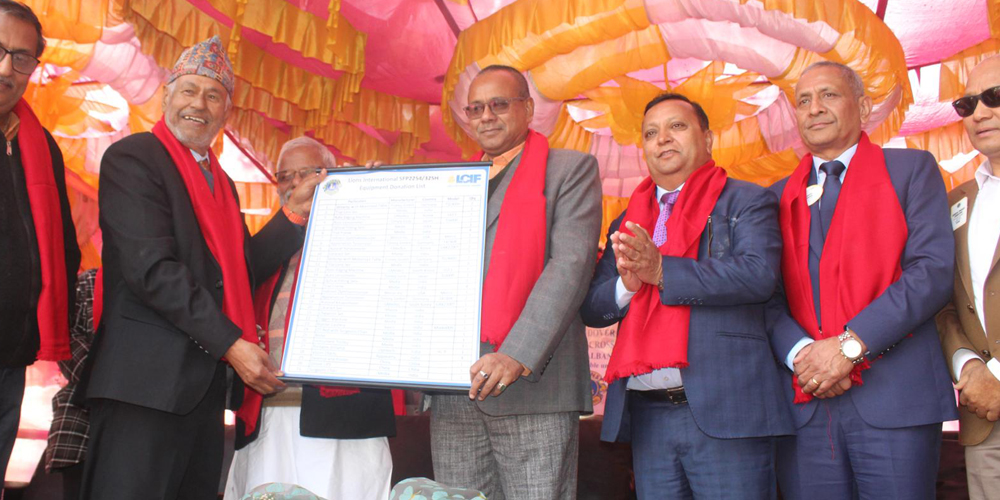 आँखा उपचार केन्द्रलाई दुई करोड बढीको उपकरण हस्तान्तरण आँखा उपचार केन्द्रलाई दुई करोड बढीको उपकरण हस्तान्तरण