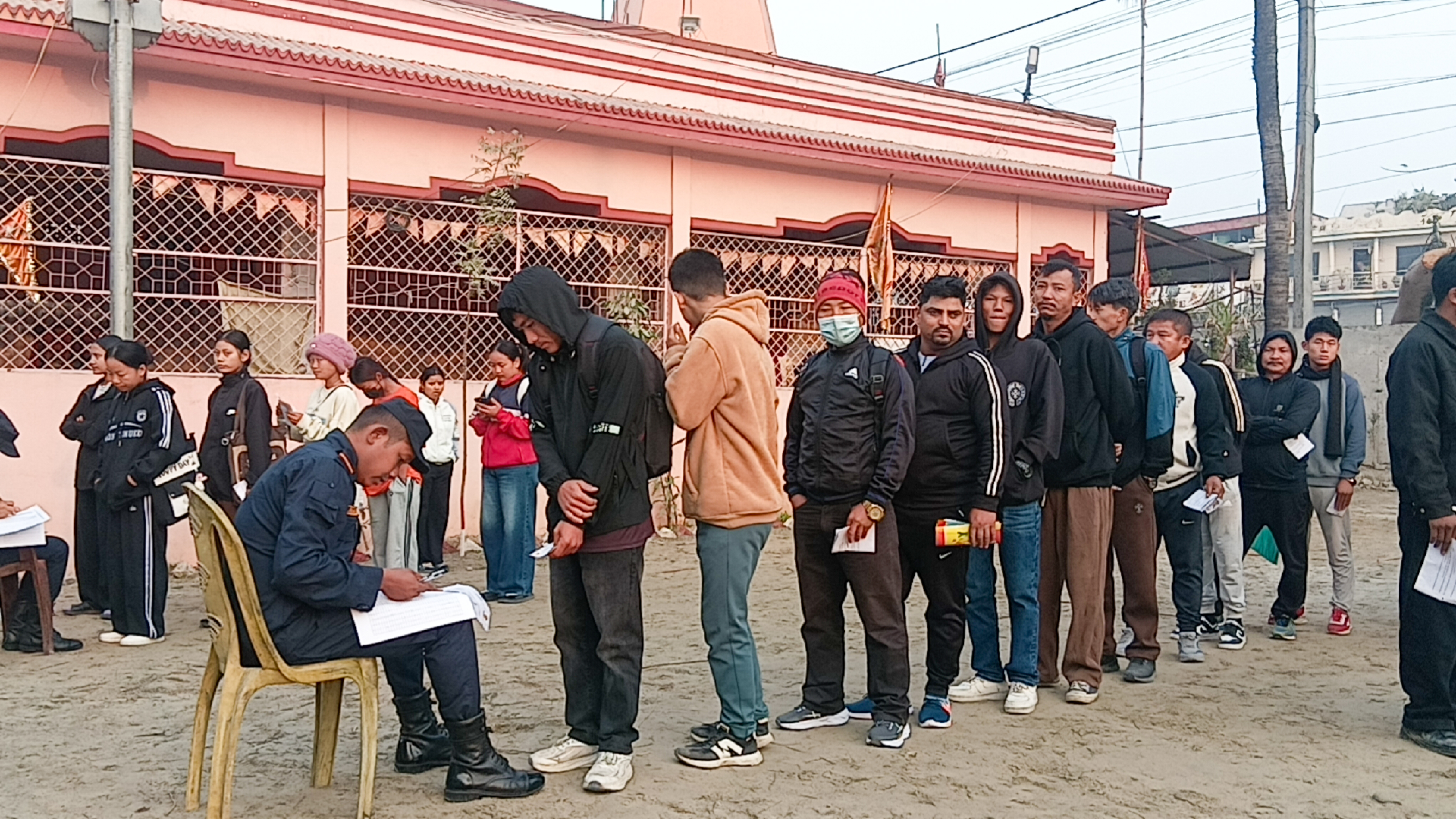 उर्लाबारीमा निर्वाचन सुरक्षाका लागि २ सय ४२ प्रहरीको नाम दर्ता तथा तालिम जारी