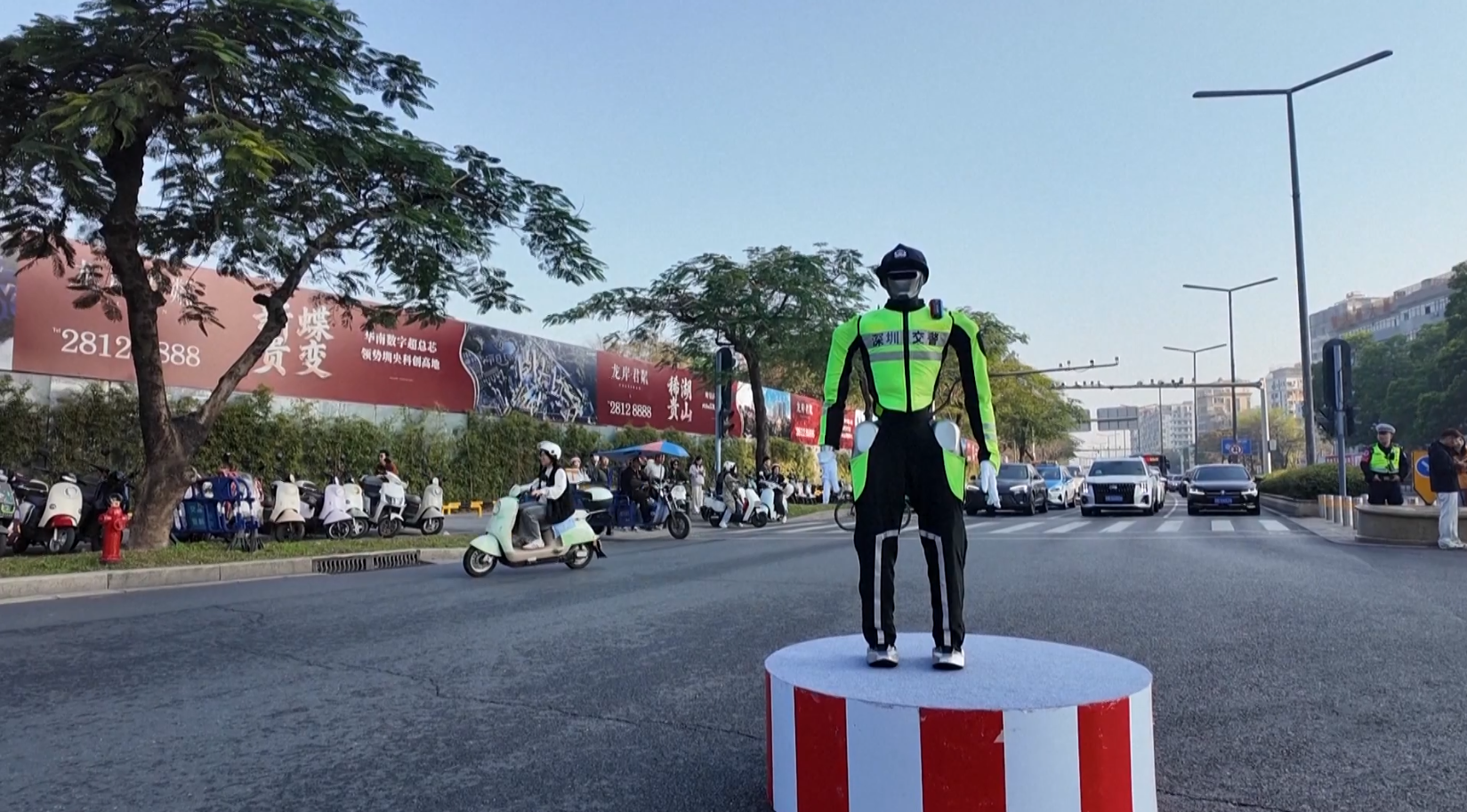 चीनमा चमत्कार गर्दै रोबोट ट्राफिक