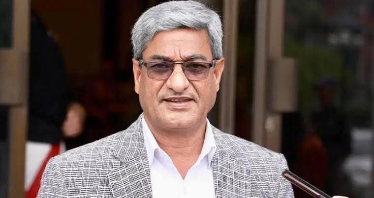 प्रहरी बिहानै एक्सन, पूर्व गृहमन्त्री लेखक पक्राउ प्रहरी बिहानै एक्सन, पूर्व गृहमन्त्री लेखक पक्राउ