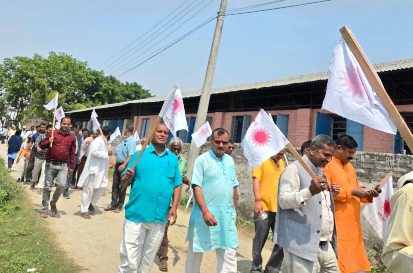 ओली र लेखक पक्राउको विरोधमा रौतहटमा एमालेको प्रदर्शन, सिडिओमार्फत सरकारलाई ज्ञापनपत्र