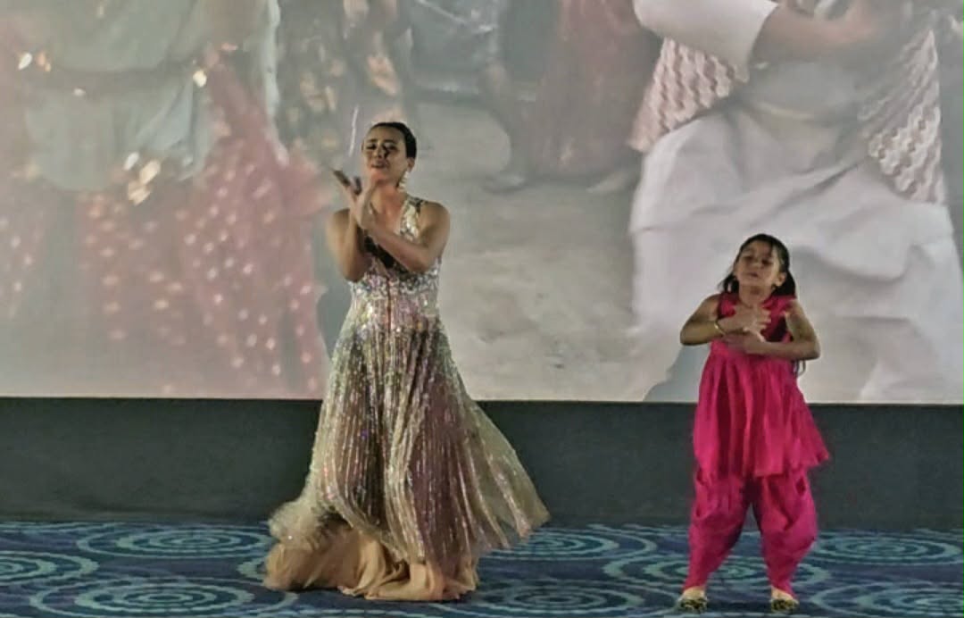 ‘मायालाई के दिऊँ म बैना’ गीतमा स्वस्तिमाको छमछमी