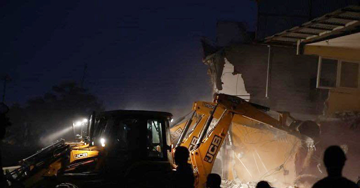 मनोहरा सुकुमवासी बस्तीमा घरटहरा भत्काउन सुरु