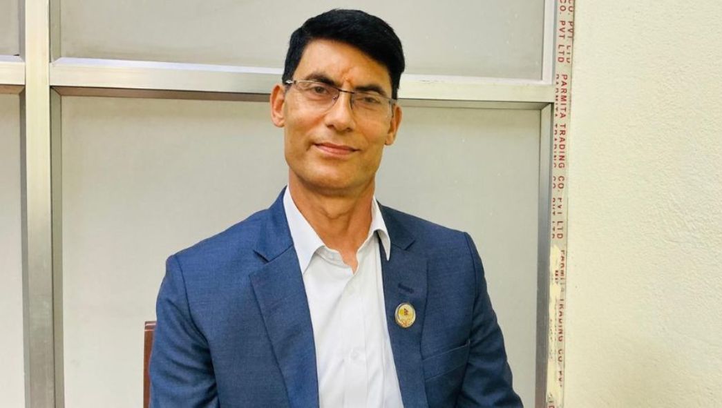 सांसद पोखरेललाई स्वागत गर्न प्रअ ढिलो गएको विषयमा स्कुलले माग्यो माफी