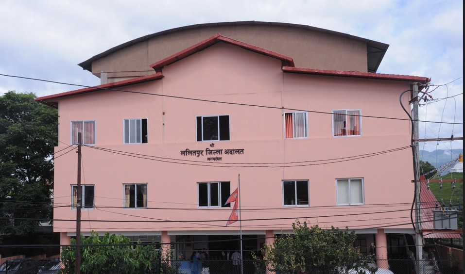 जिल्ला अदालत ललितपुरमा खाजाको समयमा सेवा नरोकिने