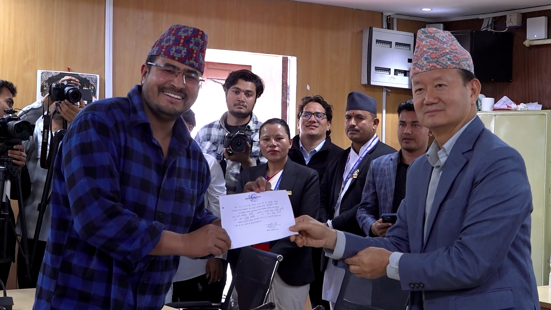 रास्वपाले मलाई समर्थन गरेर सरप्राइज दियो : रुबीकुमारी ठाकुर रास्वपाले मलाई समर्थन गरेर सरप्राइज दियो : रुबीकुमारी ठाकुर