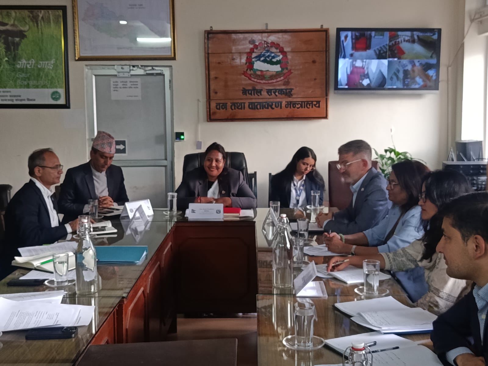 मन्त्री चौधरी र श्रीलङ्काका देशीय निर्देशक डेभिड सिस्लेनबीच भेटवार्ता