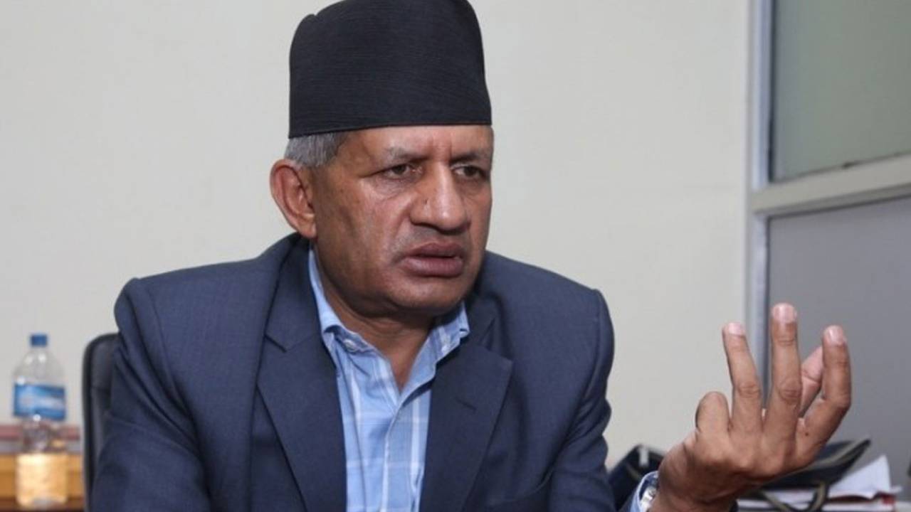 मनमोहन अधिकारी युवालाई विश्वासमा लिएर काम गर्ने सक्ने नेताः प्रदिप ज्ञवाली