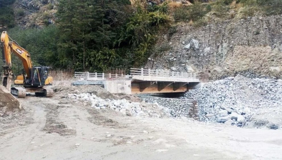 कर्णालीका दर्जनौं पुल र सडक स्तरोन्नतीका आयोेजना अलपत्र