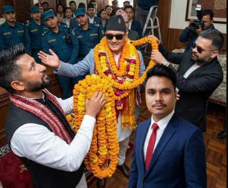 रवि लामिछाने र बालेन शाहले सुदन गुरुङ लाई पुनः गृहमन्त्री पदमा स्वागत गरेको विषयले राजनीतिक वृत्तमा विशेष