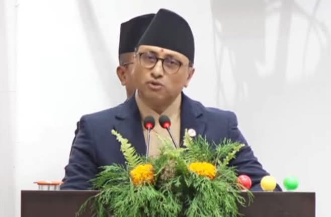 अर्थमन्त्री डा. वाग्लेले विभिन्न वस्तुमा कर घटबढ गरेका छन् अर्थमन्त्री डा. वाग्लेले विभिन्न वस्तुमा कर घटबढ गरेका छन्