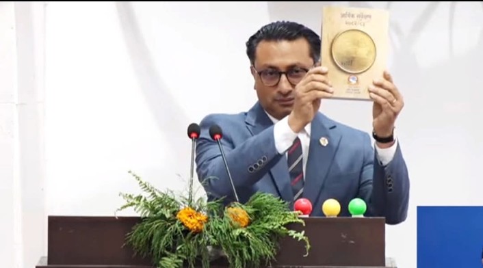 नेपालीको प्रतिव्यक्ति आय तीन डलरले घट्यो नेपालीको प्रतिव्यक्ति आय तीन डलरले घट्यो