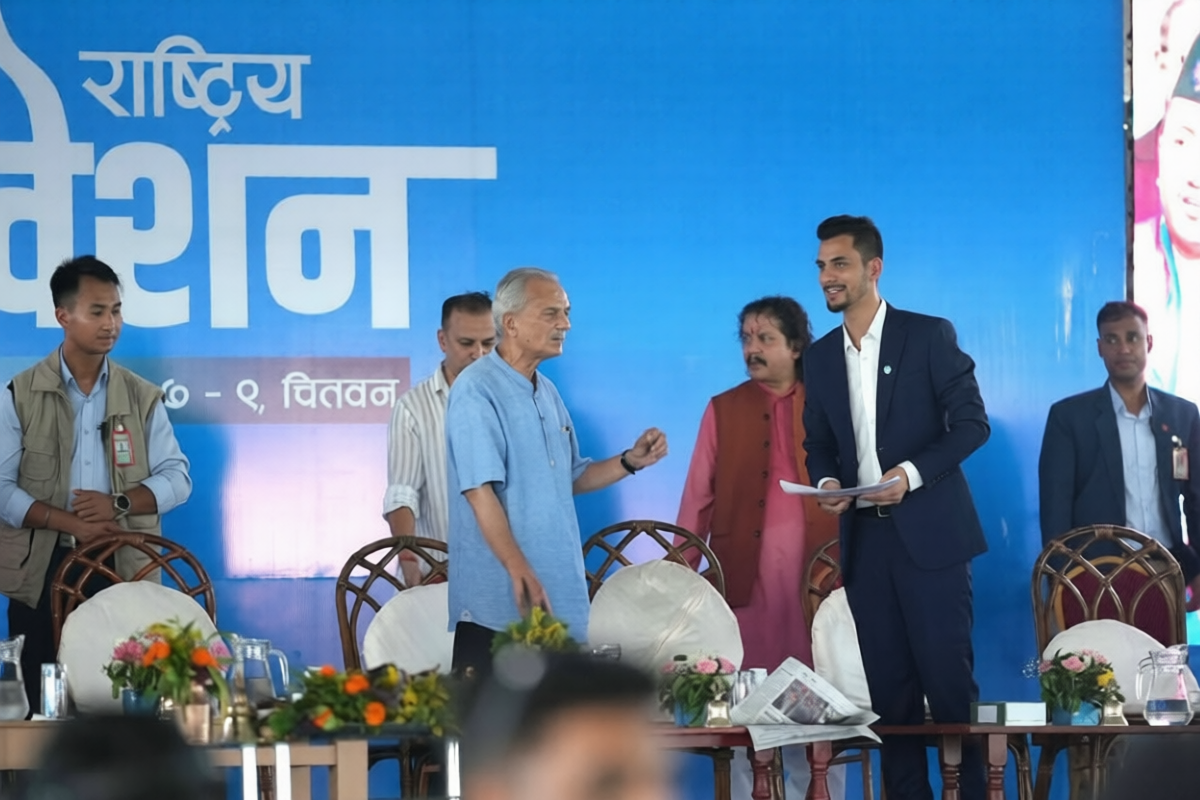 ‘चुपचाप घण्टी छाप’ नारालाई परिणाममुखी बनाऔं : बाबुराम भट्टराई ‘चुपचाप घण्टी छाप’ नारालाई परिणाममुखी बनाऔं : बाबुराम भट्टराई