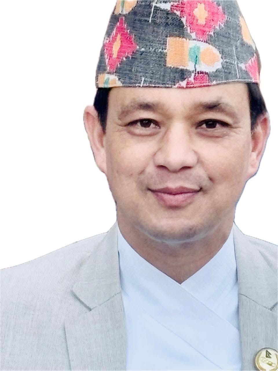 ई–लाईब्रेरी स्थापना र कार्यालय स्तरोन्नतिका लागि श्रेष्ठले गरे रु १० लाख सहयोग