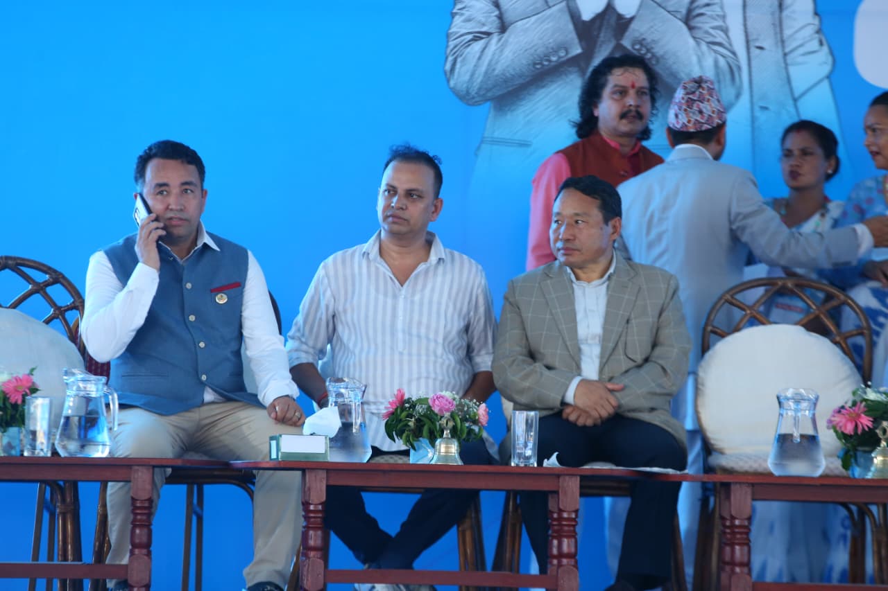 रास्वपा महाधिवेशनमा पुगे बाबुराम र वर्षमान रास्वपा महाधिवेशनमा पुगे बाबुराम र वर्षमान