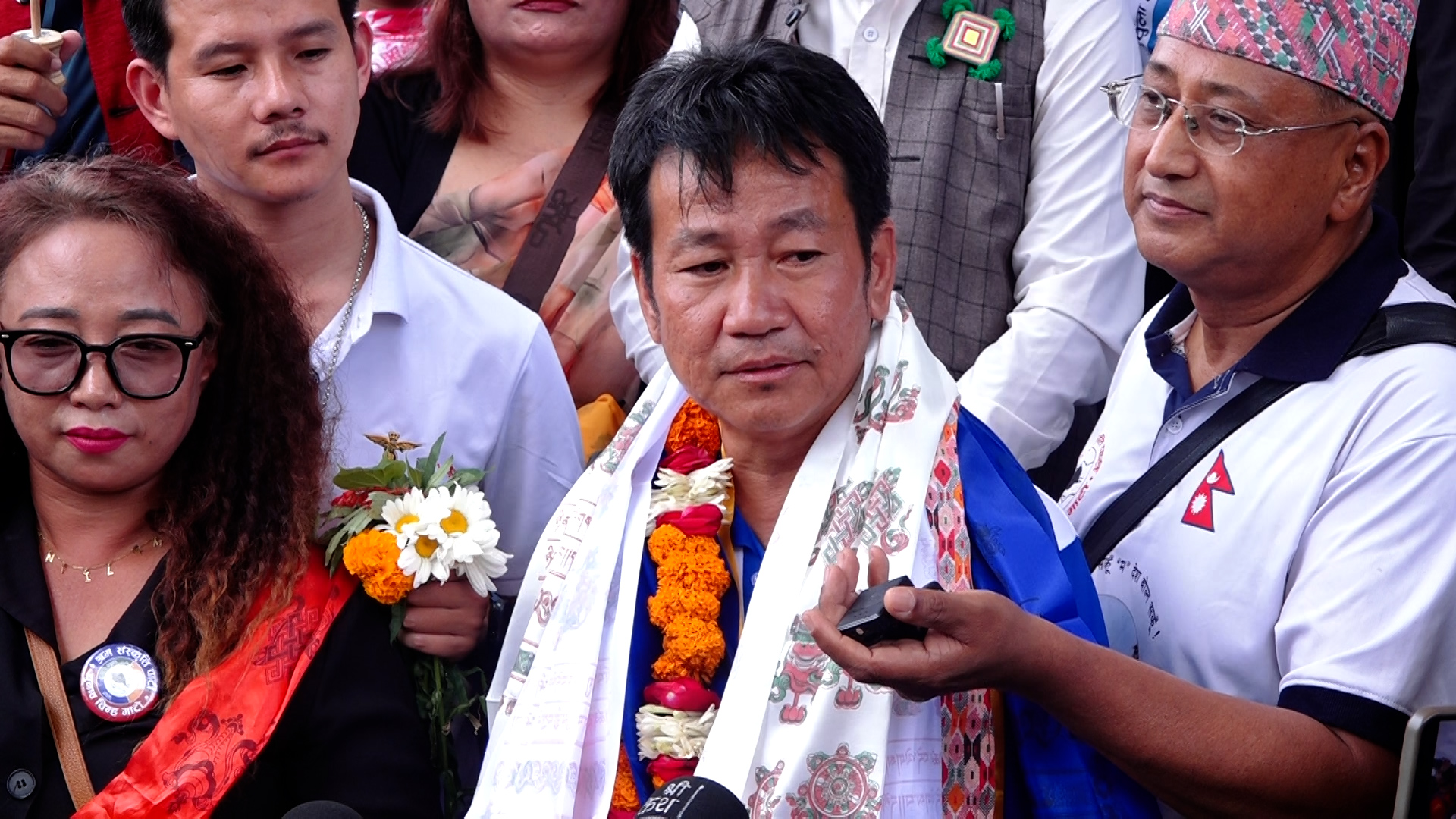 दार्चुलामा झोलुङ्गे पुल उद्घाटनपछि हर्क साम्पाङ: महाकालीमा अर्को पुल बनाउन भारतको लिखित सहमति आवश्यक दार्चुलामा झोलुङ्गे पुल उद्घाटनपछि हर्क साम्पाङ: महाकालीमा अर्को पुल बनाउन भारतको लिखित सहमति आवश्यक