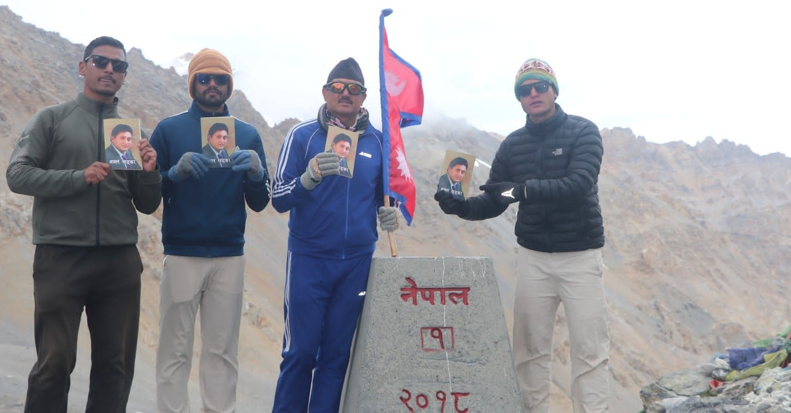 ‘नवल खड्का’ पुस्तक बजारमा ‘नवल खड्का’ पुस्तक बजारमा